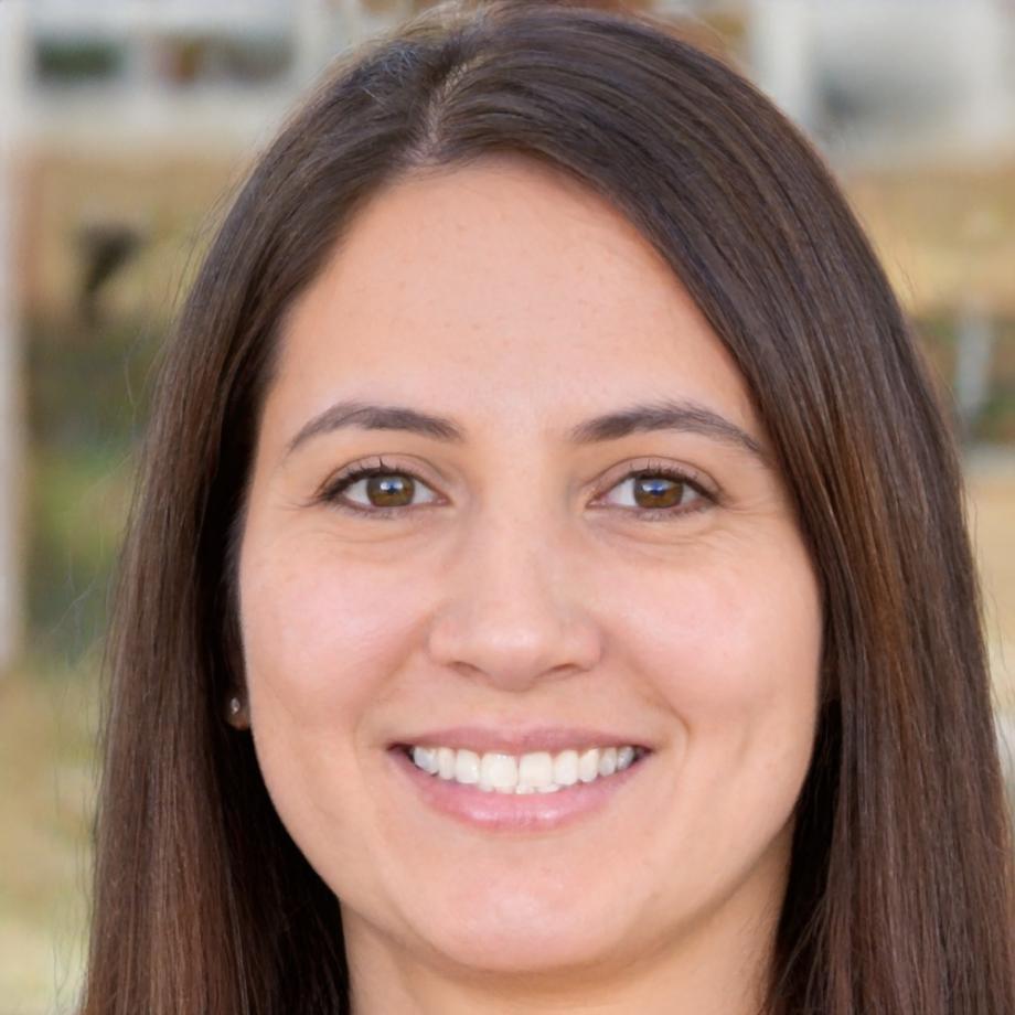 Portrait of Zinnia Crestwood financial planning educator